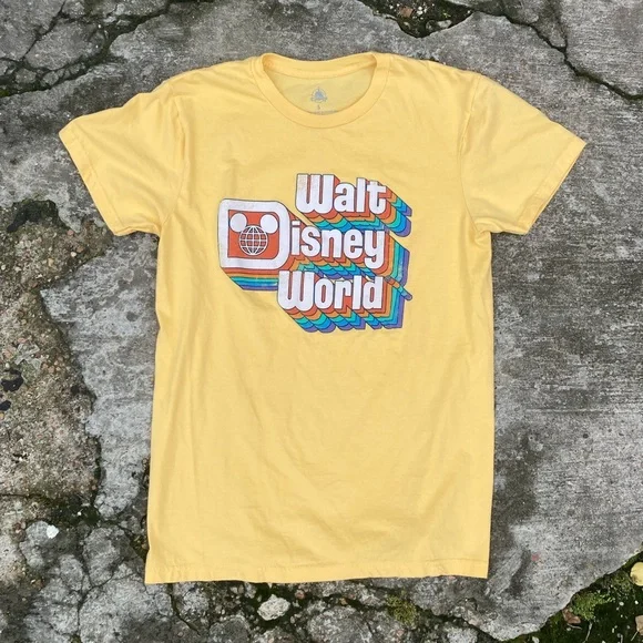 Walt Disney world yellow cream t shirt. - Picture 1 of 3